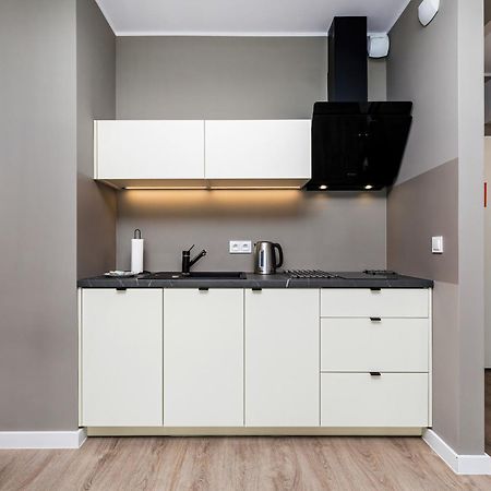 Modern City Center Apartments By Noclegi Renters 포즈난 외부 사진