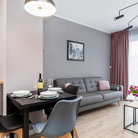 Modern City Center Apartments By Noclegi Renters 포즈난 외부 사진