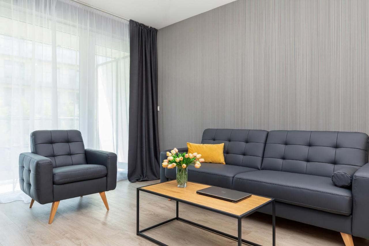 Modern City Center Apartments By Noclegi Renters 포즈난 외부 사진