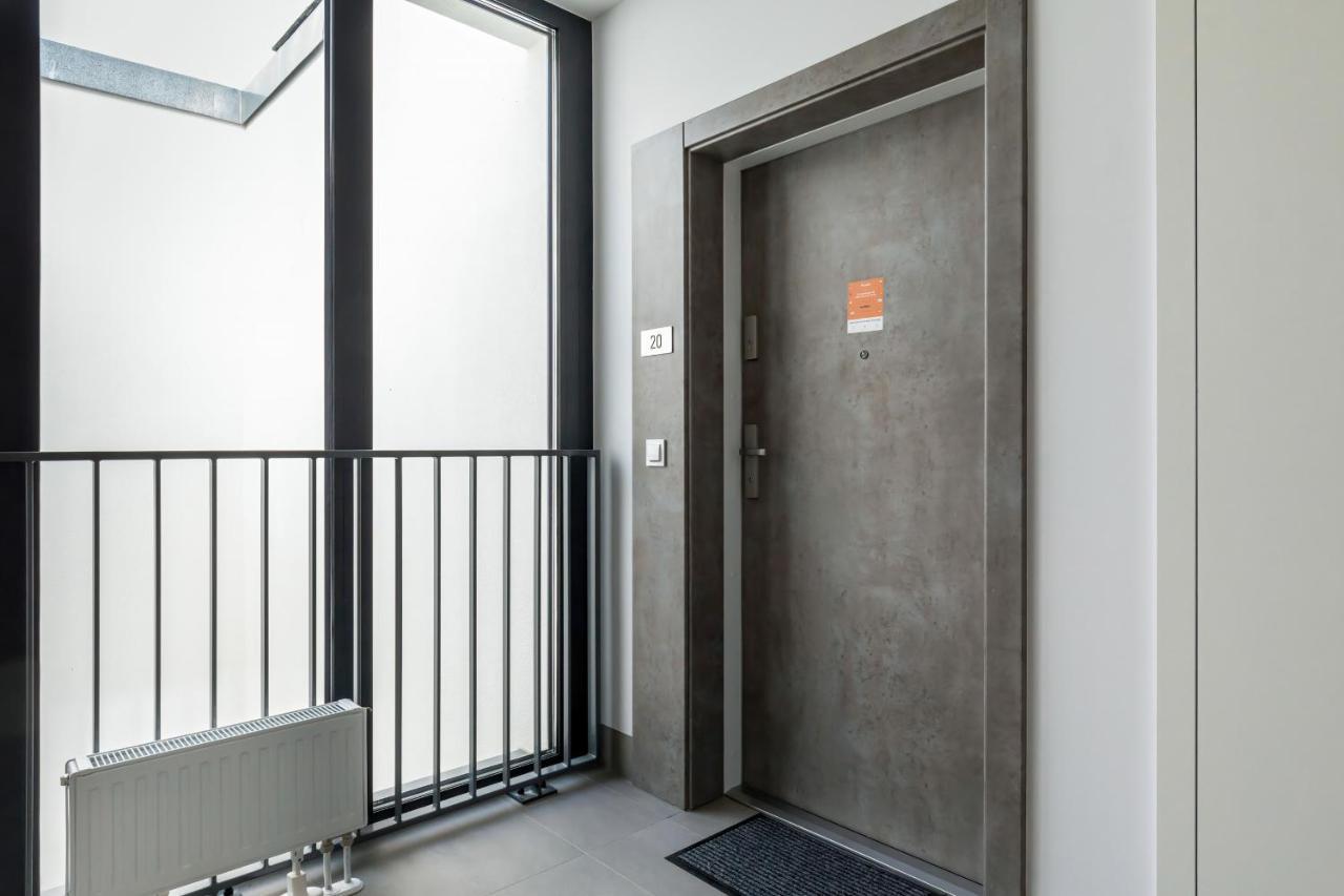 Modern City Center Apartments By Noclegi Renters 포즈난 외부 사진