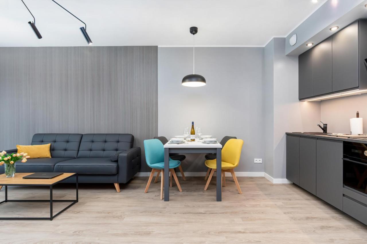 Modern City Center Apartments By Noclegi Renters 포즈난 외부 사진