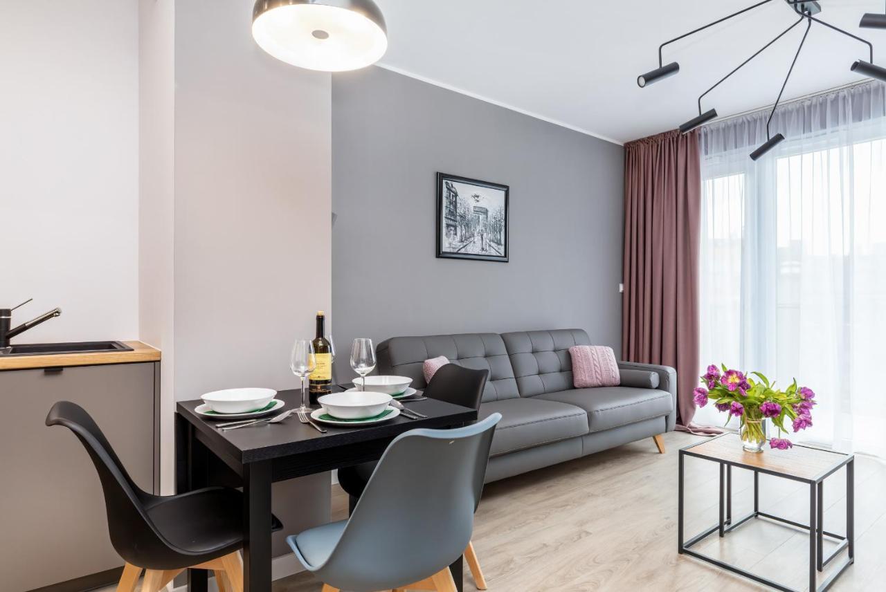 Modern City Center Apartments By Noclegi Renters 포즈난 외부 사진