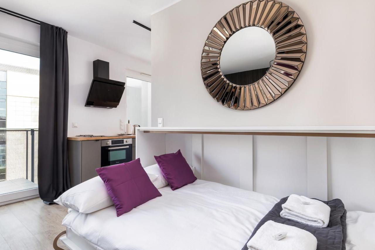 Modern City Center Apartments By Noclegi Renters 포즈난 외부 사진