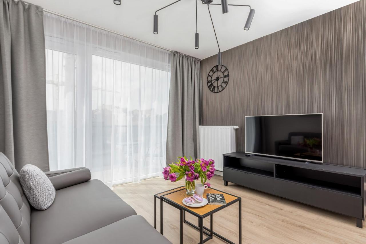 Modern City Center Apartments By Noclegi Renters 포즈난 외부 사진