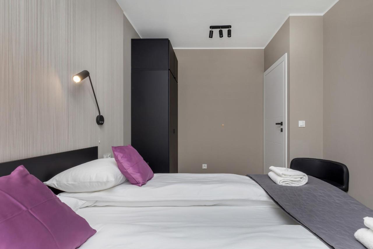 Modern City Center Apartments By Noclegi Renters 포즈난 외부 사진