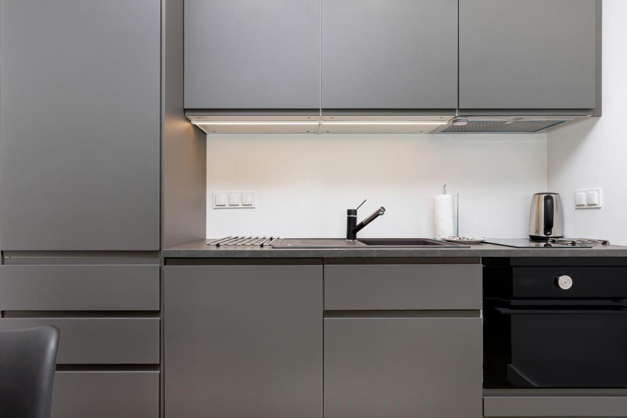 Modern City Center Apartments By Noclegi Renters 포즈난 외부 사진