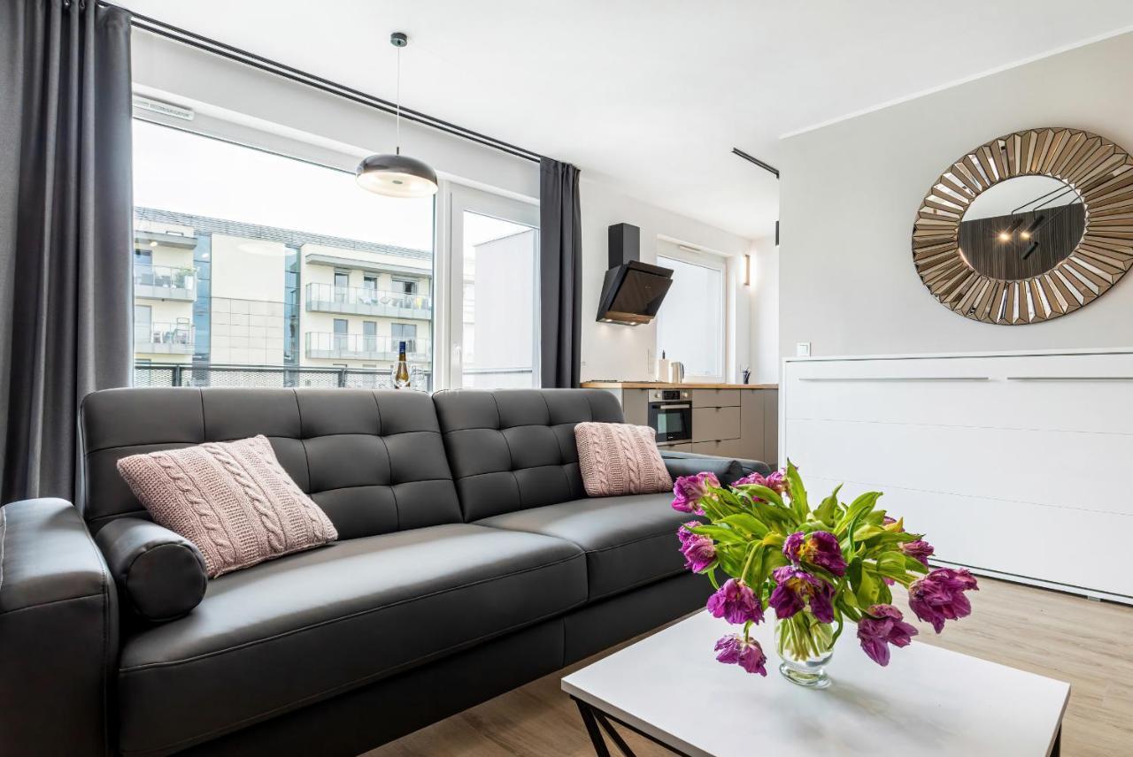 Modern City Center Apartments By Noclegi Renters 포즈난 외부 사진