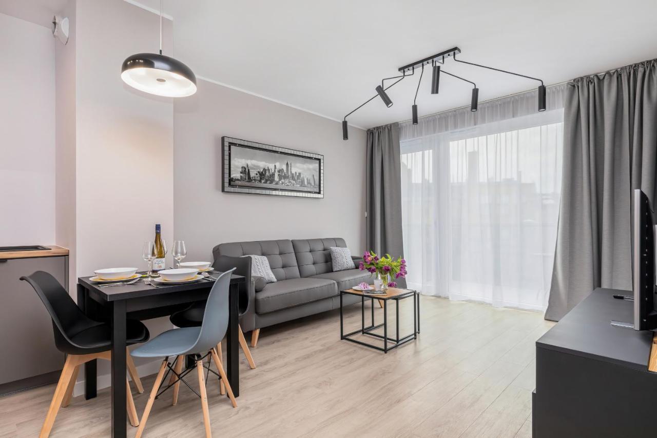 Modern City Center Apartments By Noclegi Renters 포즈난 외부 사진