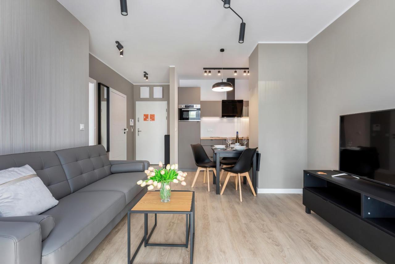 Modern City Center Apartments By Noclegi Renters 포즈난 외부 사진